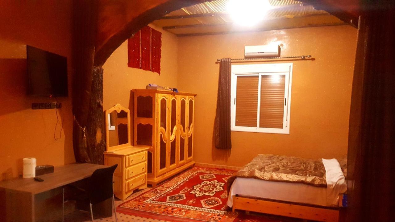 Отель Kasbah Meteorites Imi n'Ouzrou Экстерьер фото