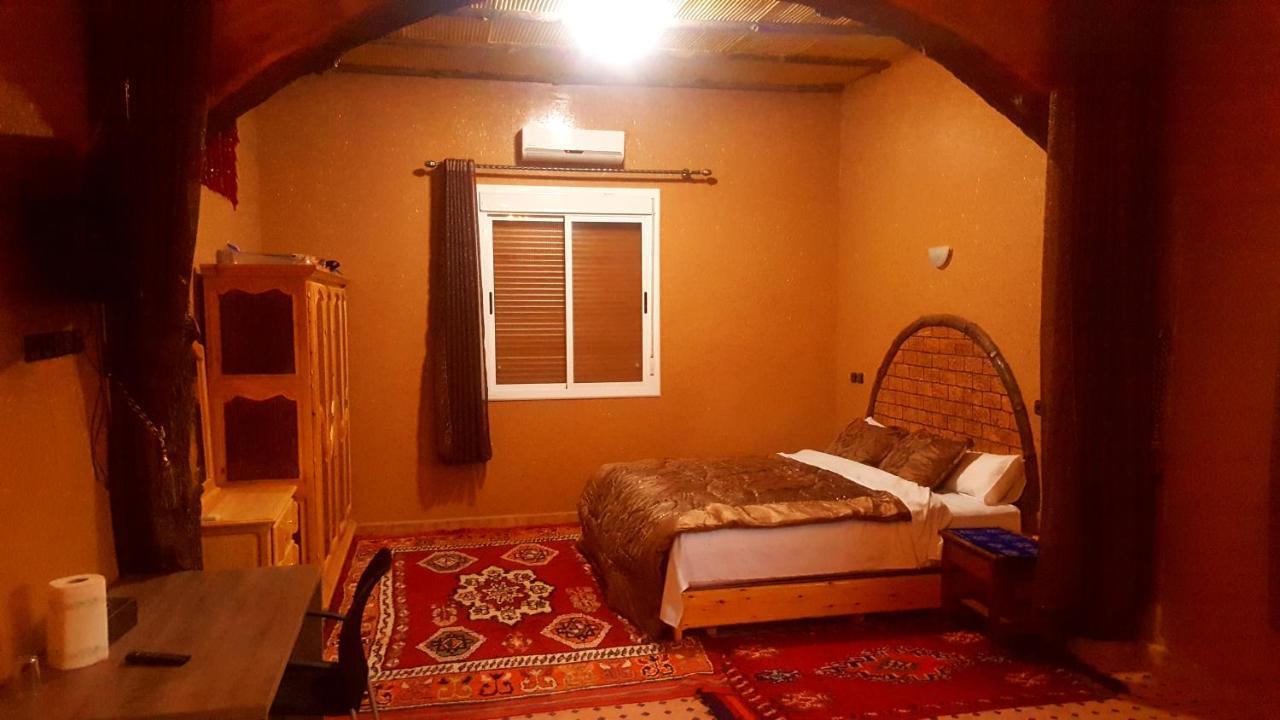 Отель Kasbah Meteorites Imi n'Ouzrou Экстерьер фото